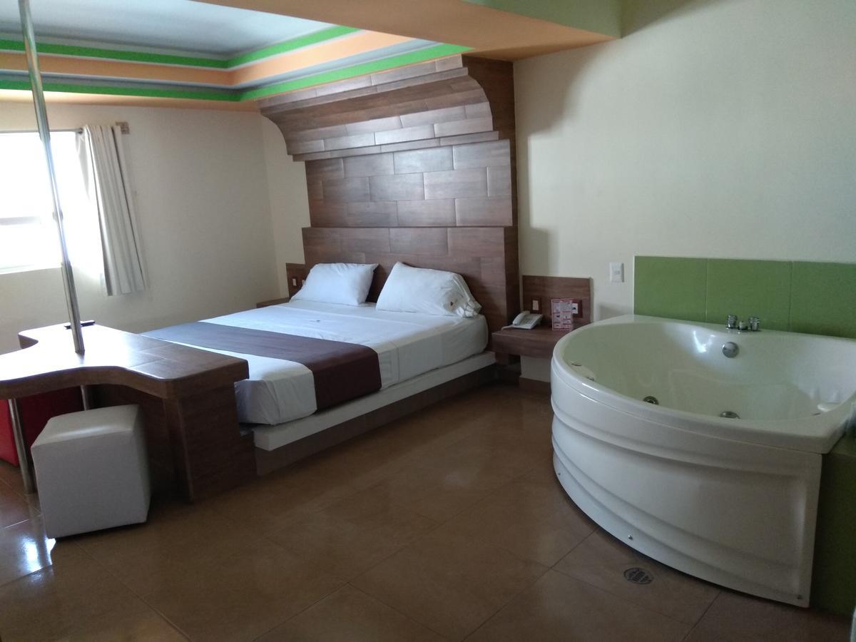 مانزانيلو Hotel Rubi المظهر الخارجي الصورة